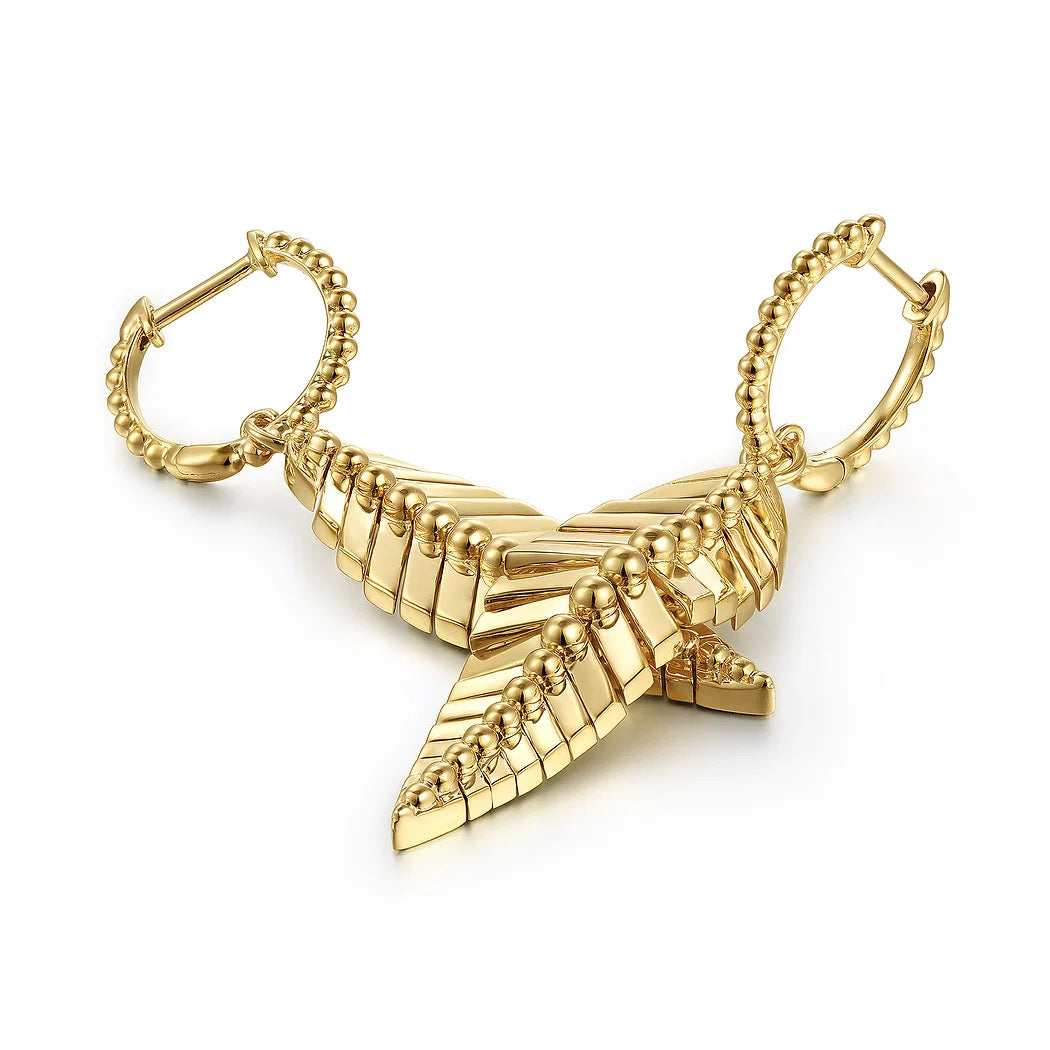 Drop Leaf Earrings in Yellow Gold