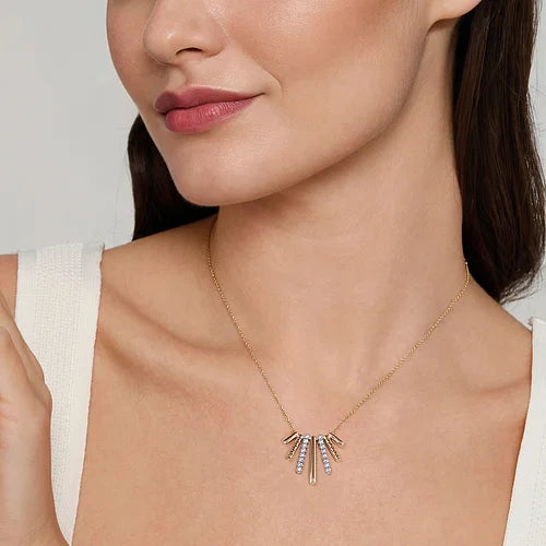 Modern Diamond and Gold Graduated Pendant Necklace